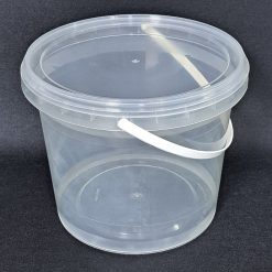 DYK3920: 4 Litre Yuvarlak Plastik Kova & Kapak 8 DYK3920: 4 Litre Yuvarlak Plastik Kova & Kapak 2 - DYK3920 Siyah Arka Plan 2